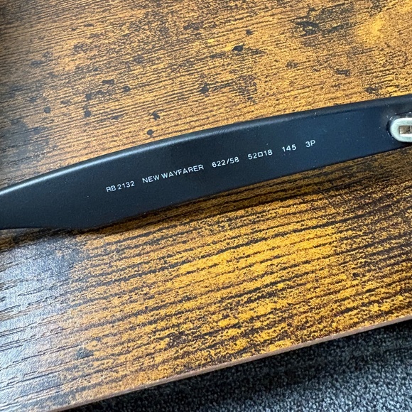 Ray-Ban New Wayfarer polarized sunglasses (RB2132). Matte black/green - Picture 5 of 11